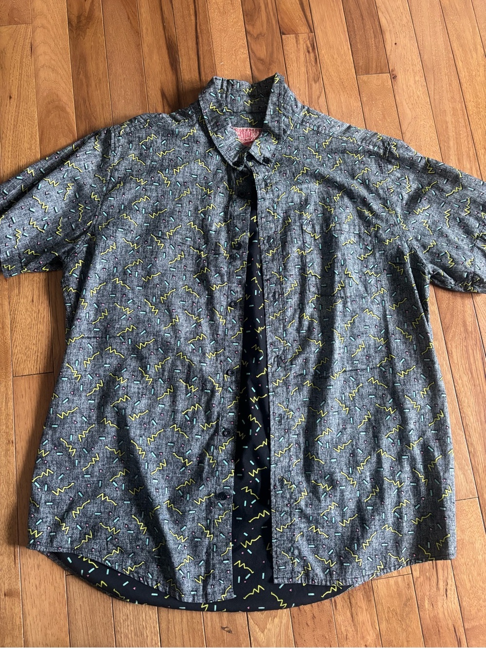 Brooklyn Cloth Gray Short-Sleeve Button-Up Shirt with Yellow & Teal Print
